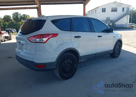 2013 Ford Escape S z USA, uszkodzony, nr VIN 1FMCU0F77DUD07665